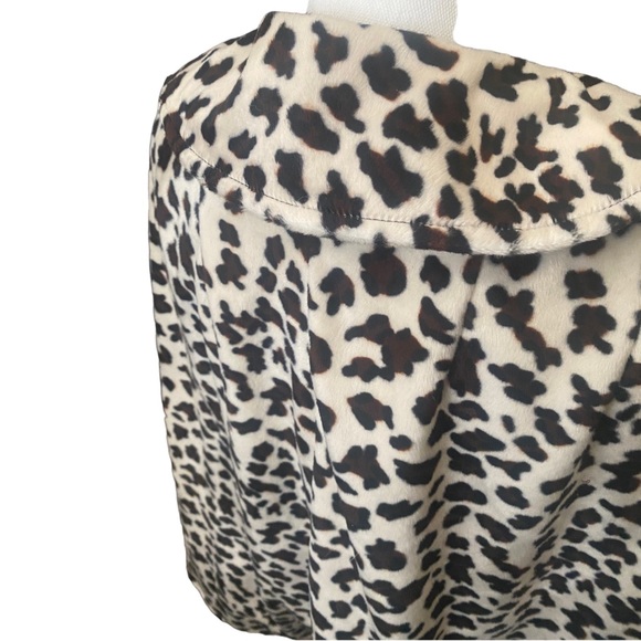 Cheetah Leopard Fleece Cape with a satin emerald green lining Size XL - Picture 12 of 12